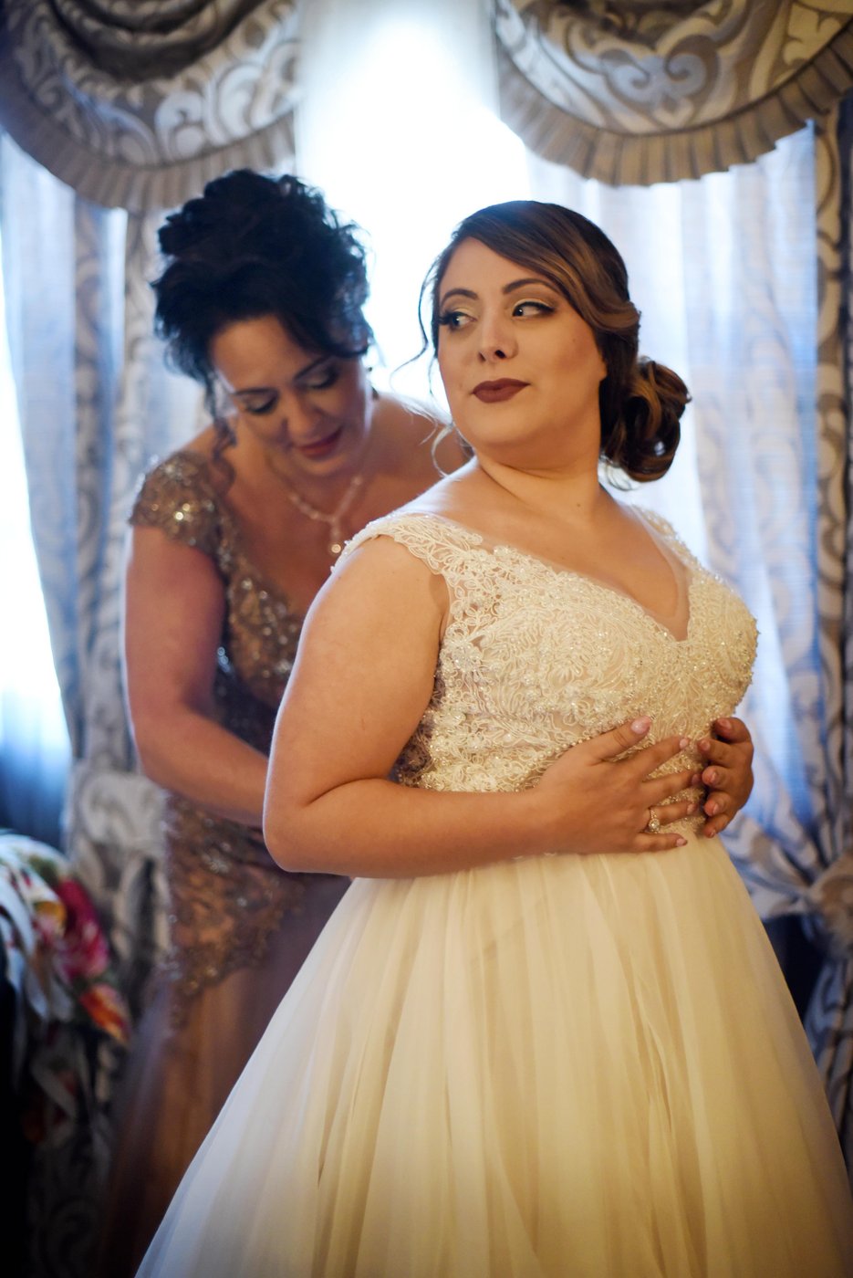 Mr Mrs Smaniotto-o1 getting ready-0050.jpg