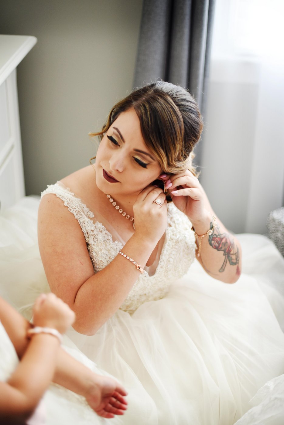 Mr Mrs Smaniotto-o1 getting ready-0075.jpg